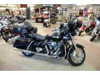 2013 Harley-Davidson FLHTCUSE8-ANV CVO Ultra Classic Electra Glide 110th