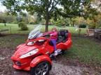 2012 Can Am Spyder RTS - 1000cc - 2900 miles - New 10/2/2013