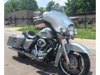 2010 Harley Davidson--- Street Glide