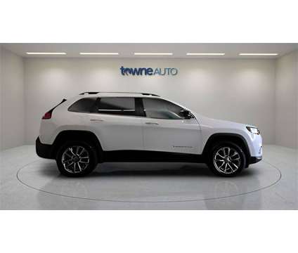 2022 Jeep Cherokee Latitude Lux is a White 2022 Jeep Cherokee Latitude SUV in Orchard Park NY