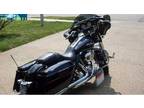 2010 Harley Davidson Street Glide - FLHX In Like New Condition