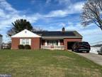 101 W Hillcrest Ave, West Grove, PA 19390