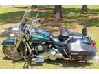 2001 Harley Davidson Road King Classic w/ chrome, 3 helmets