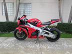 2011 Honda CBR 1000 --------