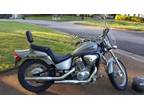 2004 Honda Shadow 600 VLX - Silver +two helmets