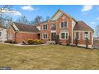 17 L'Enfant Ct, Glen Mills, PA 19342