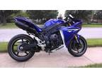 2010 YAMAHA YZF R1. 3k miles. Leo Vince Exhaust. Like new. 1 owner. Vi