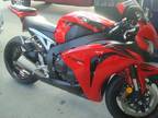 2009 Honda CBR 1000 (7,900 miles) Great Condition, New Tires!!