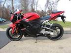 2011 Honda CBR600 Red - H0009