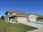 1422 Gatewood Dr West Bend, WI