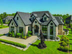 Puslinch 4BR 5BA, Custom built all natural stone bungalow on