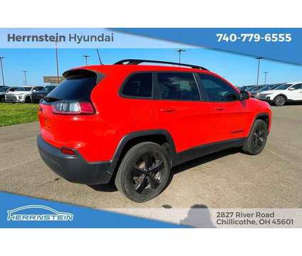 2021 Jeep Cherokee Altitude 4X4 is a Orange 2021 Jeep Cherokee Altitude SUV in Chillicothe OH