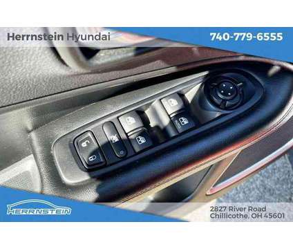 2019 Jeep Compass Latitude FWD is a 2019 Jeep Compass Latitude SUV in Chillicothe OH