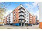 33 Channel Way, Ocean Village, Southampton 2 bed apartment for sale -