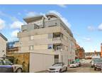 2 bed flat for sale in SS9 1AA, SS9, Leigh ON Sea