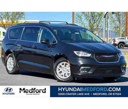 2022 Chrysler Pacifica Touring L is a Black 2022 Chrysler Pacifica Touring Van in Medford OR
