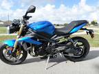 2013 Triumph Street Triple w/ 1 mile -----------