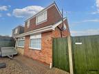 3 bedroom semi-detached house for sale in Seymour Road, Hull, HU12