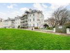 Clifton Crescent, Folkestone, CT20 2 bed apartment for sale -