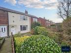 Birkenshaw Lane, Birkenshaw 2 bed terraced house for sale -