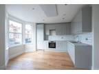 2 bed flat to rent in Merton Road, SW19, London