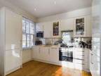 2 bed flat for sale in High Street, HP11, High Wycombe