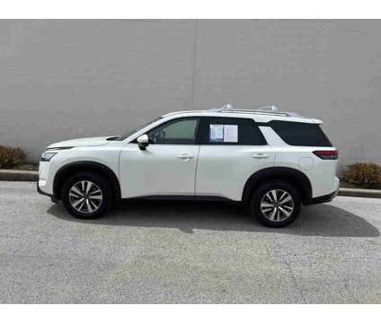 2023UsedNissanUsedPathfinderUsed4WD is a White 2023 Nissan Pathfinder Car for Sale in Moline IL