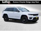 2022 Jeep grand cherokee White, 25K miles