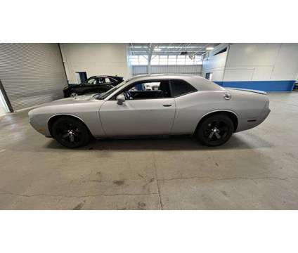 2014 Dodge Challenger R/T is a Silver 2014 Dodge Challenger R/T Coupe in Santa Rosa CA
