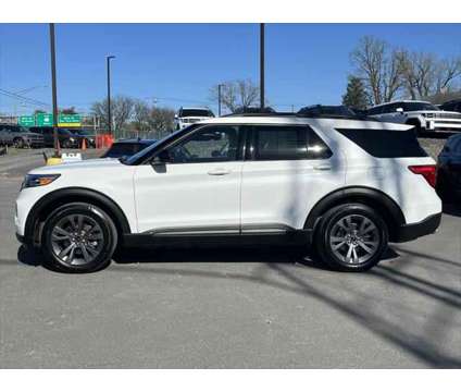 2022 Ford Explorer XLT is a White 2022 Ford Explorer XLT SUV in Utica NY