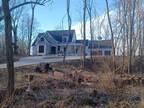 8035 Hidden Shores Dr, Fenton, MI 48430