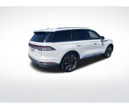 2021 Lincoln Aviator Reserve is a White 2021 Lincoln Aviator Car for Sale in Milwaukee WI