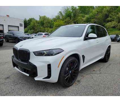 2025 BMW X5 xDrive40i is a White 2025 BMW X5 3.0si SUV in Newton NJ