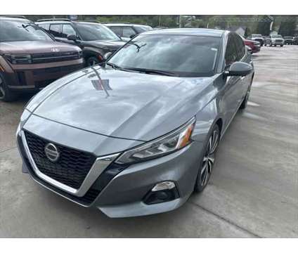 2020 Nissan Altima 2.5 Platinum is a Silver 2020 Nissan Altima 2.5 Trim Sedan in Pikeville KY