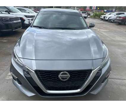 2020 Nissan Altima 2.5 Platinum is a Silver 2020 Nissan Altima 2.5 Trim Sedan in Pikeville KY