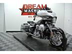 2015 Harley-Davidson FLHXSE - Screamin' Eagle Street Glide CVO *Nav, A