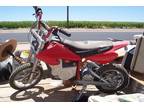 (LIKE NEW) 06 YZF Anniversary Edition Dirt Bike