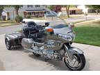 2002 Honda Goldwing 1800 non ABS with matching Bushtec trailer