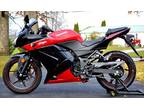 $1,995 OBO 2010 Kawasaki Ninja 250 R Limited Edition - 140 Miles