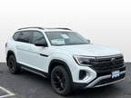 2024 Volkswagen Atlas Peak Edition SE 4Motion