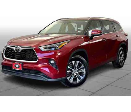 2022UsedToyotaUsedHighlanderUsedAWD (Natl) is a Red 2022 Toyota Highlander Car for Sale in Manchester NH