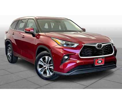 2022UsedToyotaUsedHighlanderUsedAWD (Natl) is a Red 2022 Toyota Highlander Car for Sale in Manchester NH