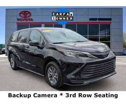 2022 Toyota Sienna LE is a Black 2022 Toyota Sienna LE Car for Sale in Clarksville MD