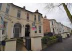 2 bed flat to rent in Avenue Road, CV31, Leamington Spa