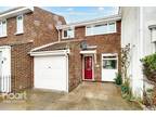 Camellia Close, Chelmsford 3 bed terraced house for sale -