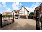 5 bedroom detached house for sale in Manor Road, Chigwell, Esinteraction, IG7