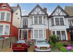3 bed flat to rent in Cobham Road, SS0, Westcliff ON Sea