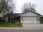 Beautiful 3 Bedroom 2 Bathroom Home in Boise! Close to Shopping and Dining!