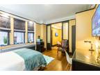 Cozy double bedroom in the Midtown Manhattan neighborhood