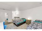 Bed in a twin bedroom near Universal Studios Hollywood